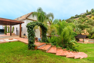 9 Bedroom Detached Villa in Mijas Costa - Image 1