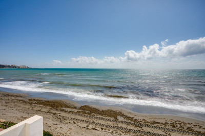 3 Bedroom Detached Villa in Estepona - Image 2