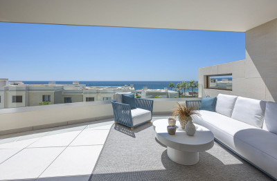 2 Bedroom Middle Floor Apartment in New Golden Mile - Image 3