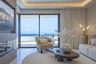2 Bedroom Middle Floor Apartment in New Golden Mile - Image 5