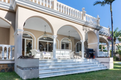 5 Bedroom Detached Villa in New Golden Mile - Image 1
