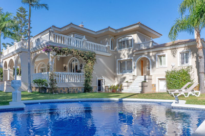 5 Bedroom Detached Villa in New Golden Mile - Image 3