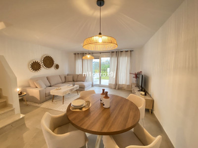 3 Bedroom Townhouse in Estepona - Image 2