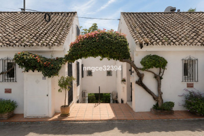 3 Bedroom Semi-Detached House in Puerto Banús - Image 4