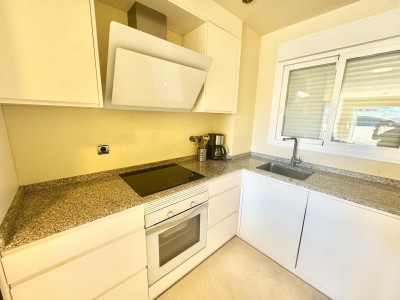 2 Bedroom Middle Floor Apartment in Cerros del Aguila - Image 3