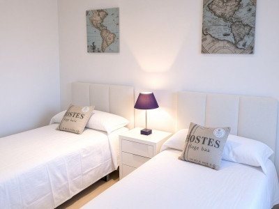 2 Bedroom Middle Floor Apartment in Sotogrande Marina - Image 2
