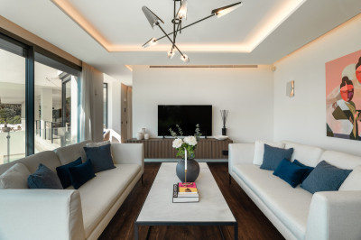 6 Bedroom Detached Villa in Los Flamingos - Image 3