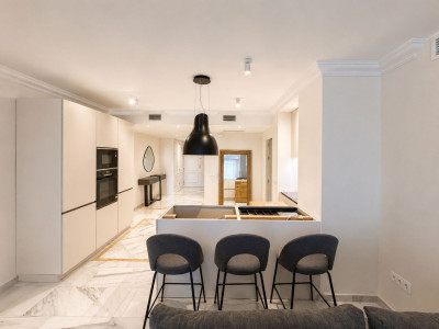3 Bedroom Middle Floor Apartment in Nueva Andalucía - Image 1