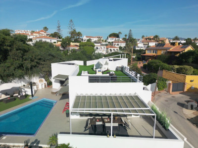 4 Bedroom Detached Villa in Mijas - Image 2