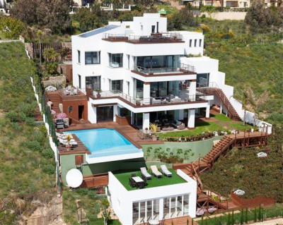 5 Bedroom Detached Villa in La Duquesa