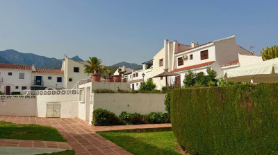 2 Bedroom Townhouse in Marbella - Image 1