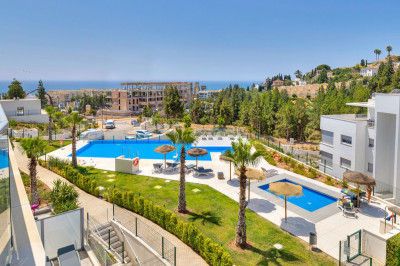 3 Bedroom Ground Floor Apartment in Mijas Costa - Image 2