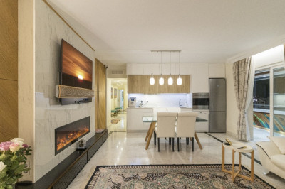 3 Bedroom Middle Floor Apartment in Puerto Banús - Image 3