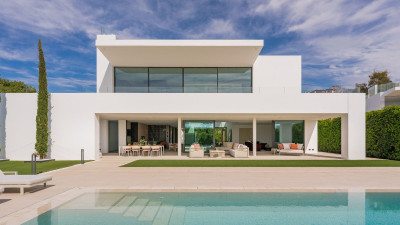 5 Bedroom Detached Villa in The Golden Mile