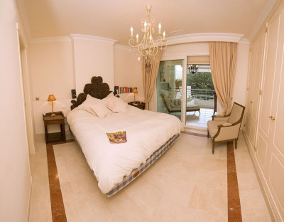 2 Bedroom Ground Floor Apartment in Nueva Andalucía - Image 4