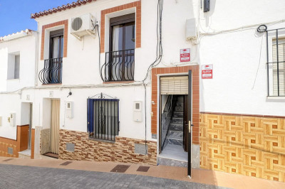 3 Bedroom Top Floor Apartment in Manilva - Image 2