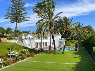 6 Bedroom Detached Villa in Atalaya - Image 2