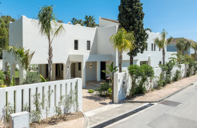 5 Bedroom Detached Villa in Guadalmina Baja - Image 2