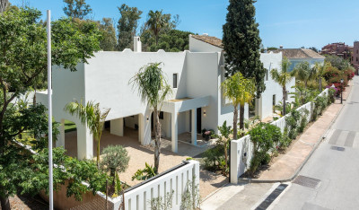 5 Bedroom Detached Villa in Guadalmina Baja - Image 5