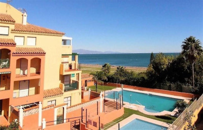 2 Bedroom Top Floor Apartment in La Duquesa - Image 1