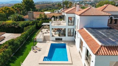 5 Bedroom Detached Villa in Estepona - Image 5