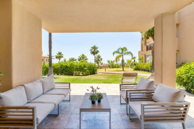 3 Bedroom Ground Floor Apartment in Benahavís - Image 2