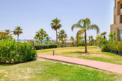 3 Bedroom Ground Floor Apartment in Benahavís - Image 4