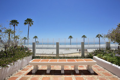 2 Bedroom Middle Floor Apartment in Puerto Banús - Image 4