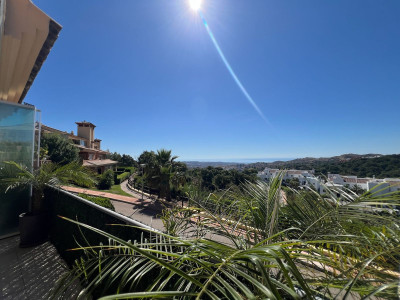 4 Bedroom Townhouse in Ojén - Image 2