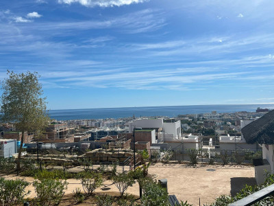 4 Bedroom Ground Floor Apartment in Estepona - Image 2