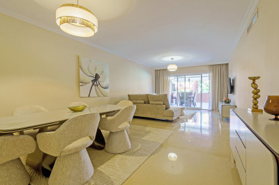 2 Bedroom Ground Floor Apartment in Puerto Banús - Image 4