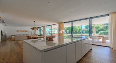 5 Bedroom Detached Villa in Sotogrande Costa - Image 4