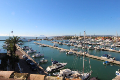 4 Bedroom Penthouse in Sotogrande Puerto - Image 1
