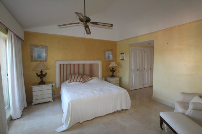 4 Bedroom Penthouse in Sotogrande Puerto - Image 2