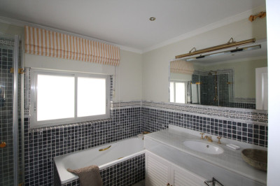 4 Bedroom Penthouse in Sotogrande Puerto - Image 5