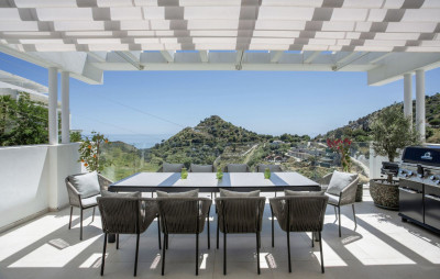 3 Bedroom Penthouse in Marbella - Image 2
