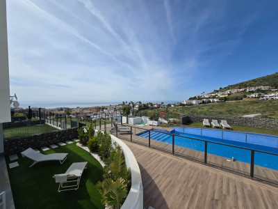 3 Bedroom Semi-Detached House in Riviera del Sol - Image 1