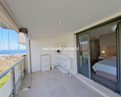 3 Bedroom Middle Floor Apartment in Arroyo de la Miel - Image 4