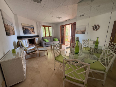 2 Bedroom Middle Floor Apartment in Nueva Andalucía - Image 3