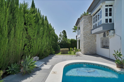3 Bedroom Detached Villa in Estepona - Image 3