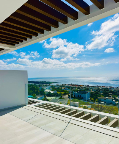2 Bedroom Middle Floor Apartment in La Alcaidesa - Image 1
