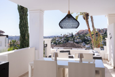 2 Bedroom Ground Floor Apartment in Nueva Andalucía - Image 1