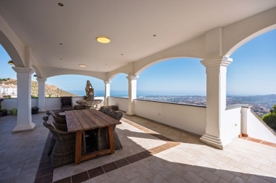 4 Bedroom Detached Villa in Mijas - Image 5