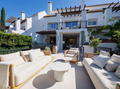 5 Bedroom Townhouse in The Golden Mile - Image 1