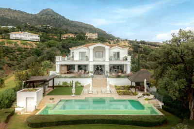 5 Bedroom Detached Villa in Benahavís - Image 2