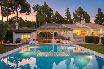 7 Bedroom Detached Villa in Marbella - Image 2