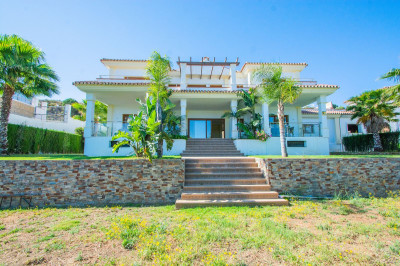 5 Bedroom Detached Villa in La Cala Golf - Image 1