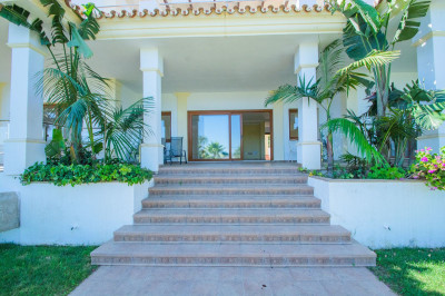 5 Bedroom Detached Villa in La Cala Golf - Image 2