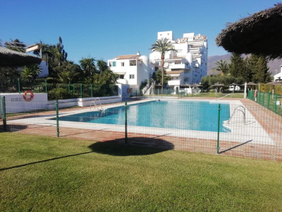 2 Bedroom Middle Floor Apartment in Estepona - Image 1