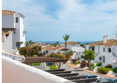 2 Bedroom Townhouse in Marbella - Image 2